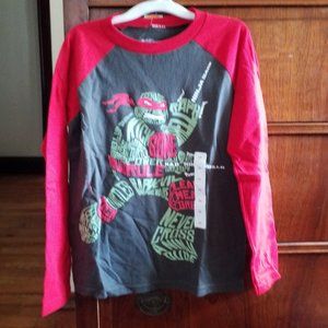 Boys long sleeved tshirt
